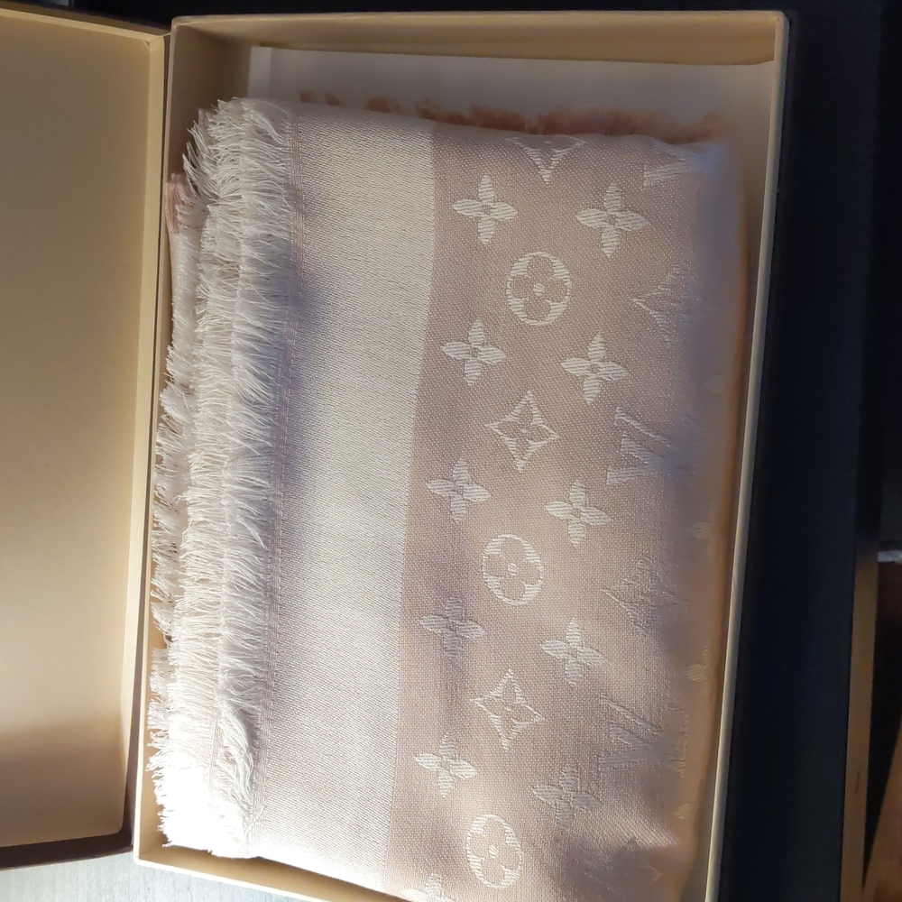 Châle Louis Vuitton